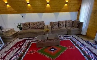 کلبه یک خوابه سوئیسی مژده