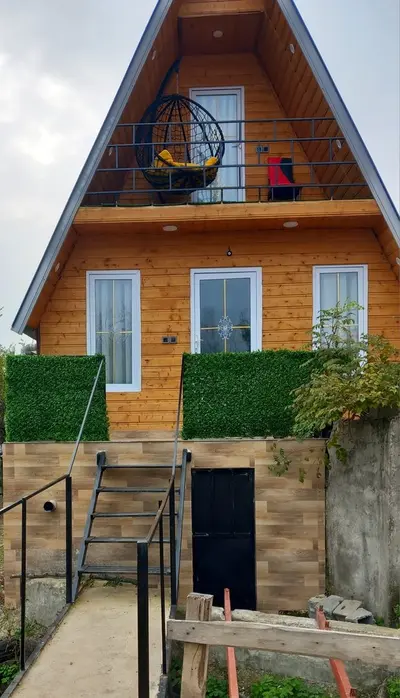 کلبه یک خوابه سوئیسی مژده