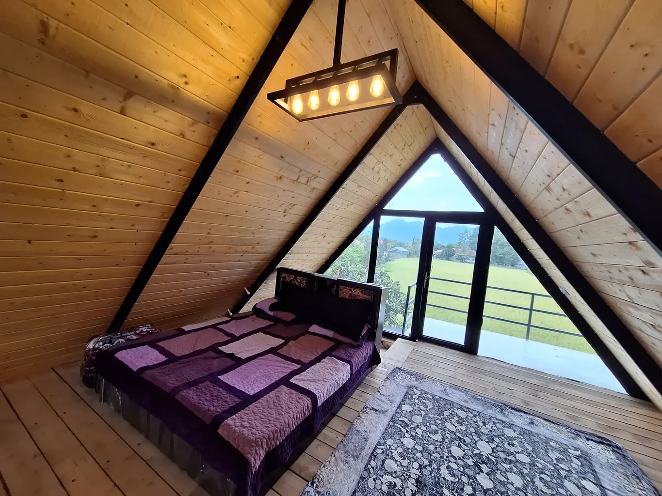 کلبه یک خوابه سوئیسی فرخان