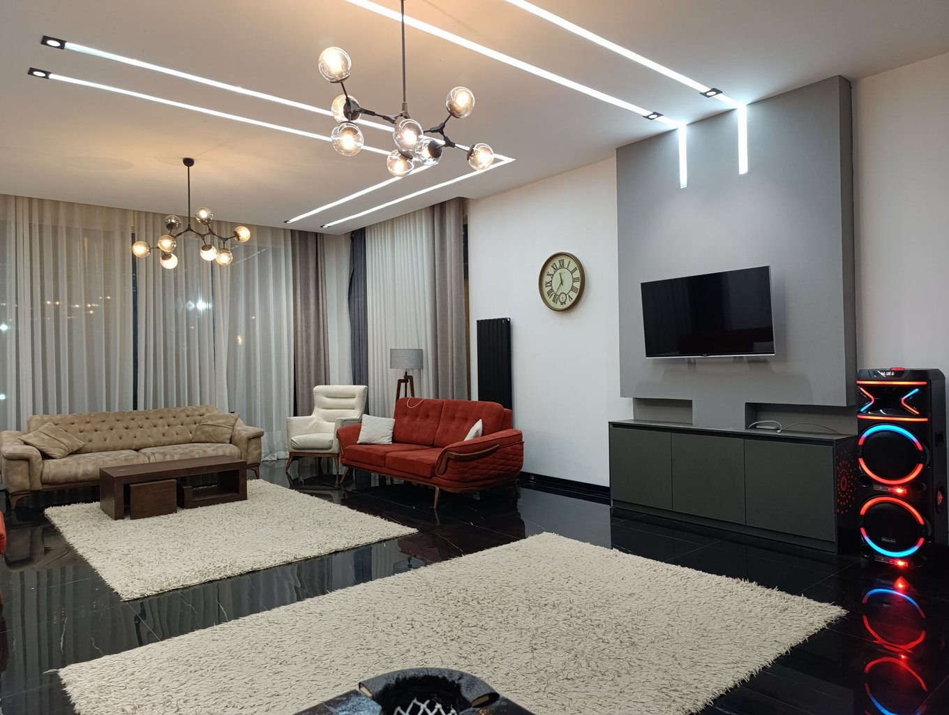 ویلا دوخوابه استخردار آبگرم سرو 4 - نشیمن و مبلمان ۱۱ نفره