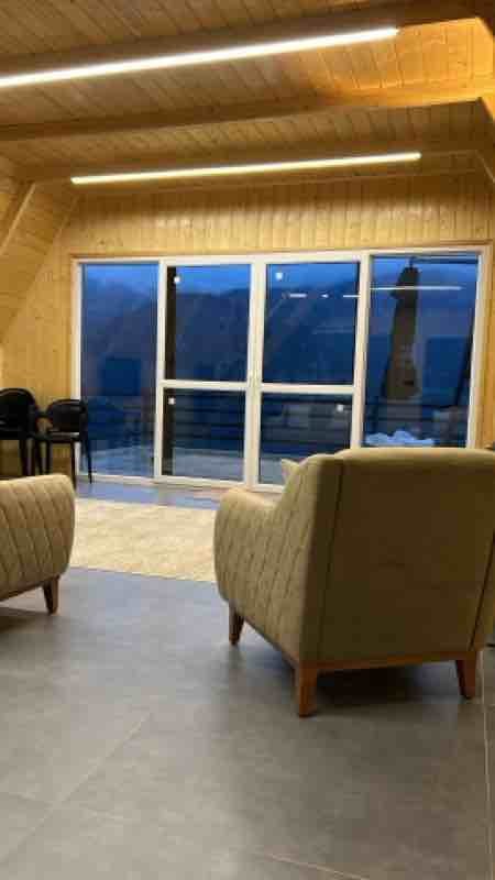 کلبه دوخوابه سوئیسی یان