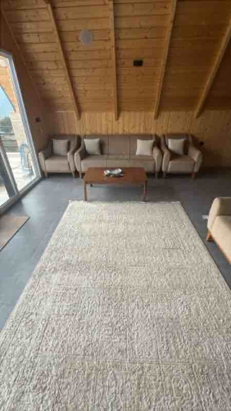 کلبه دوخوابه سوئیسی یان - انتخاب عنوان تصویر