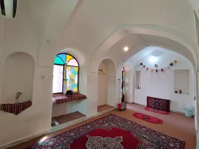 اقامتگاه سنتی تیارا 1 - واحد طارمه