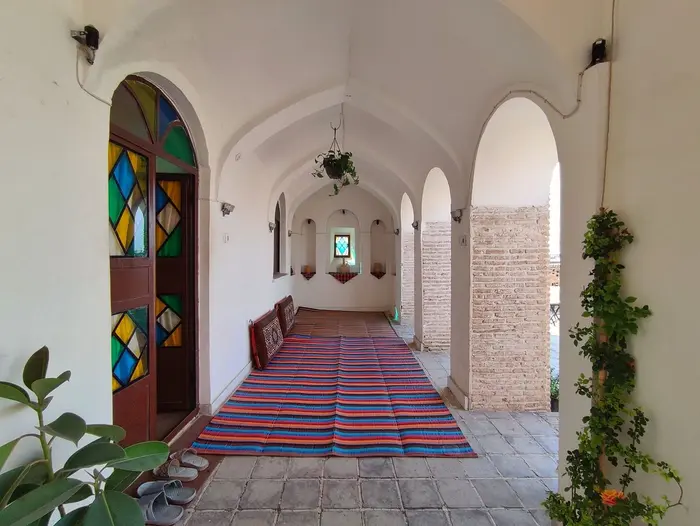 اقامتگاه سنتی تیارا - واحد ایوان