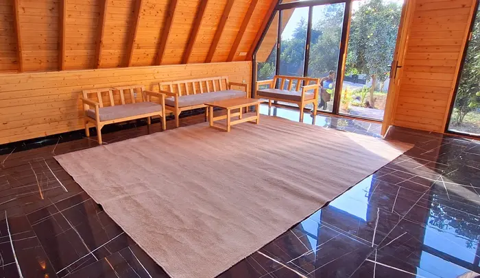 کلبه یک خوابه سوئیسی دوبلکس تاج