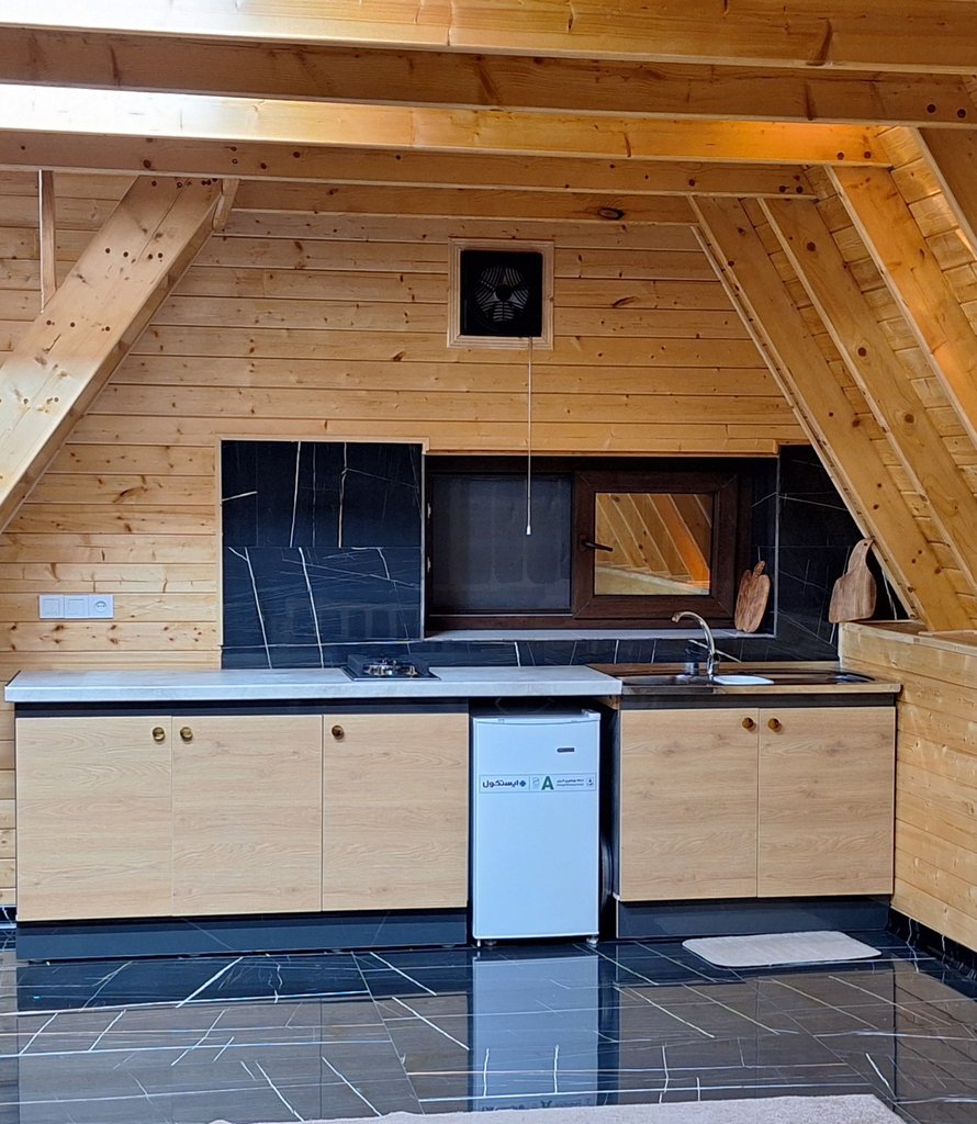 کلبه یک خوابه سوئیسی دوبلکس تاج