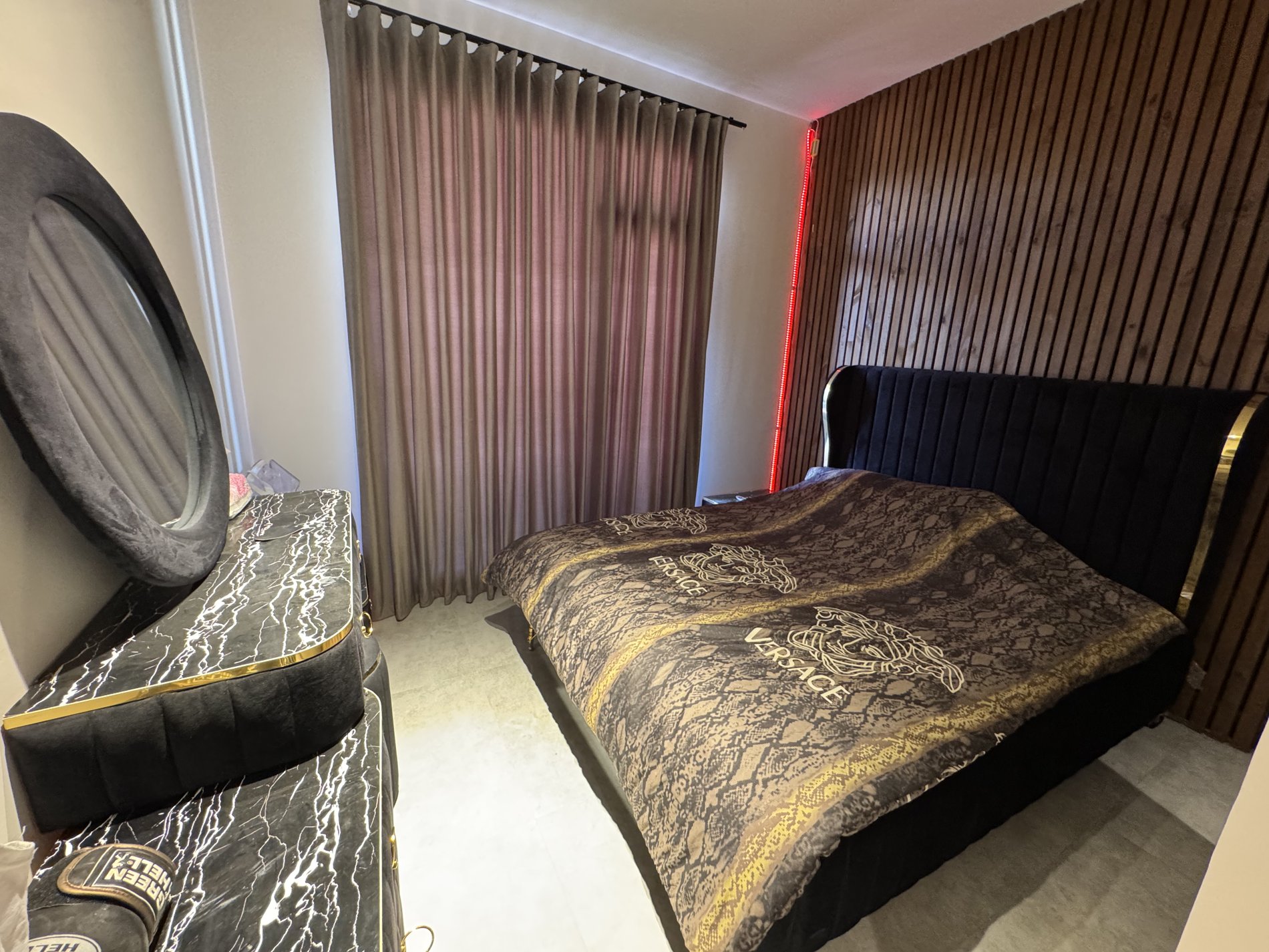 ویلا چهارخوابه استخردار آبگرم عمارت سون 1