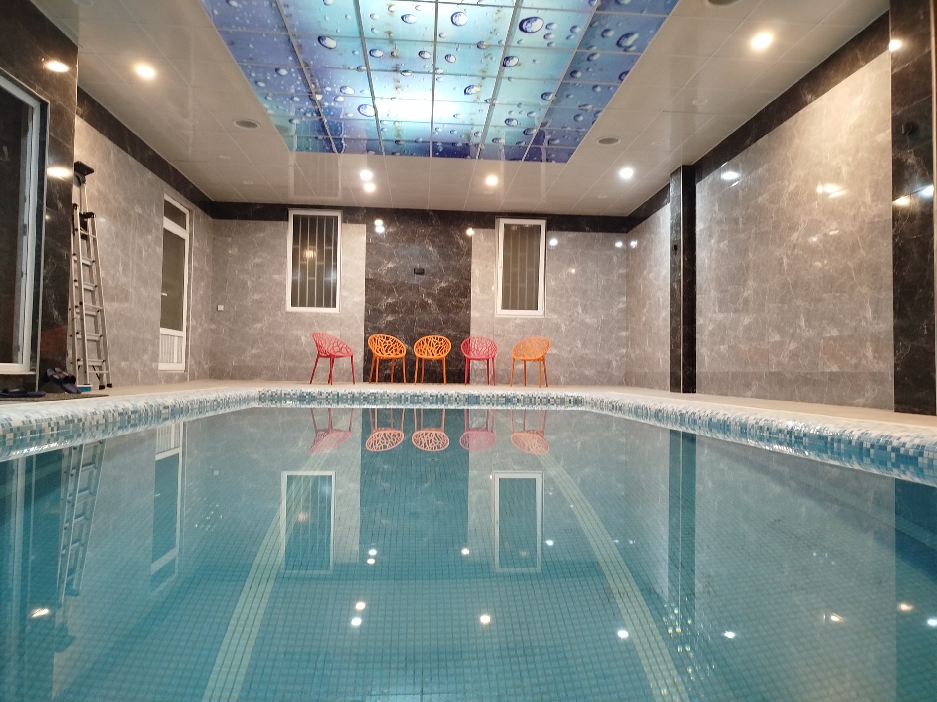 ویلا یک خوابه استخردار آبگرم باغدشت