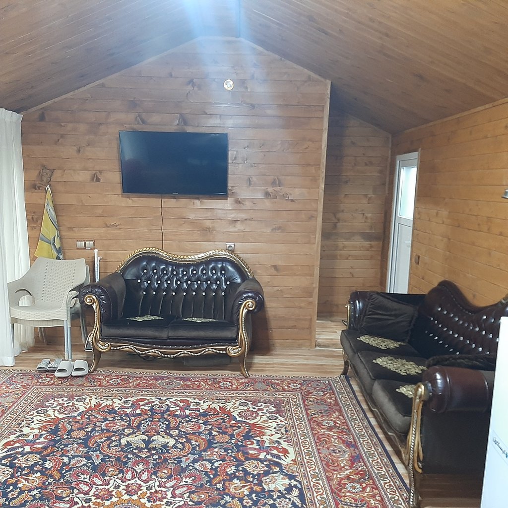  کلبه چوبی جنگلی روشن دره