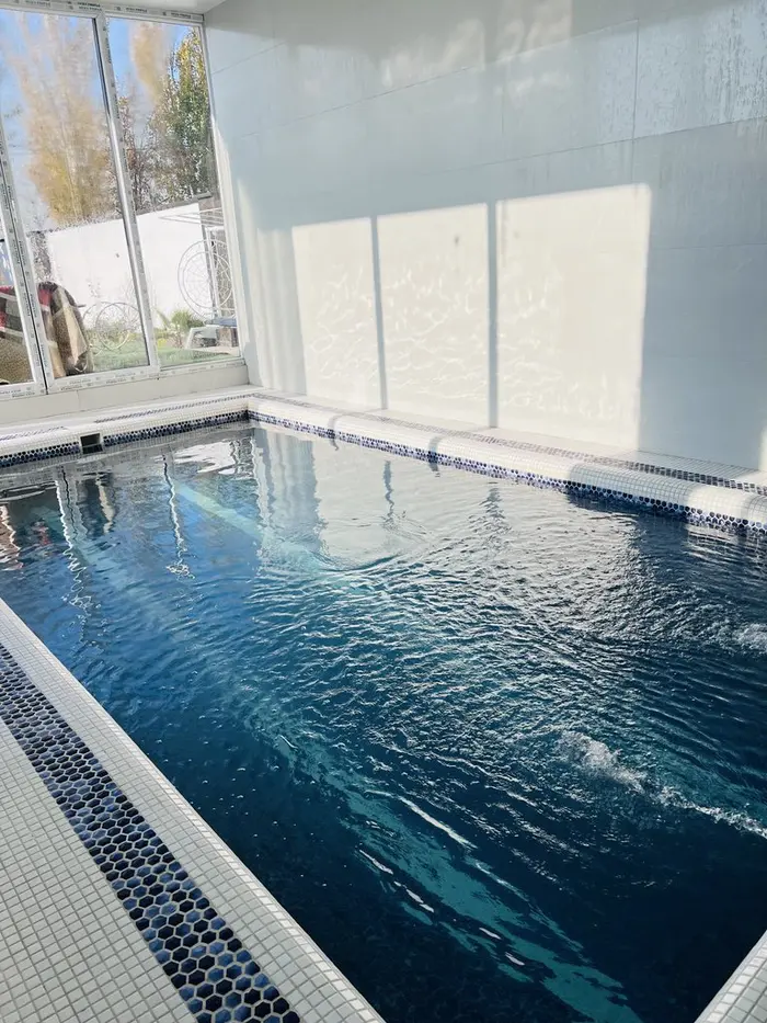 ویلا دوخوابه استخردار آبگرم نوری