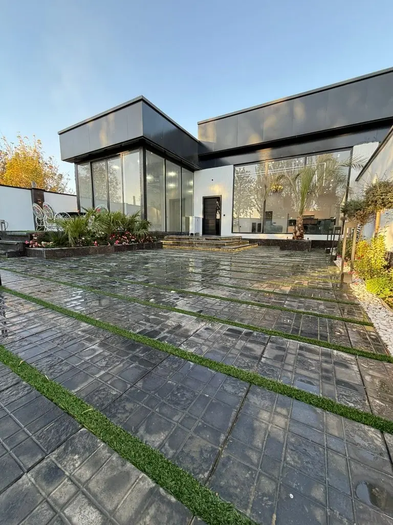 ویلا دوخوابه استخردار آبگرم نوری