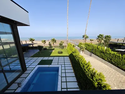 ویلا پنج خوابه ساحلی تریپلکس استخردار قصرشیرین