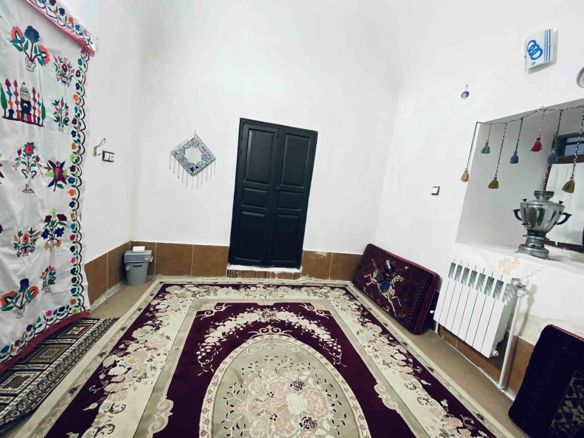 بومگردی فلت خوشینه اتاق سه