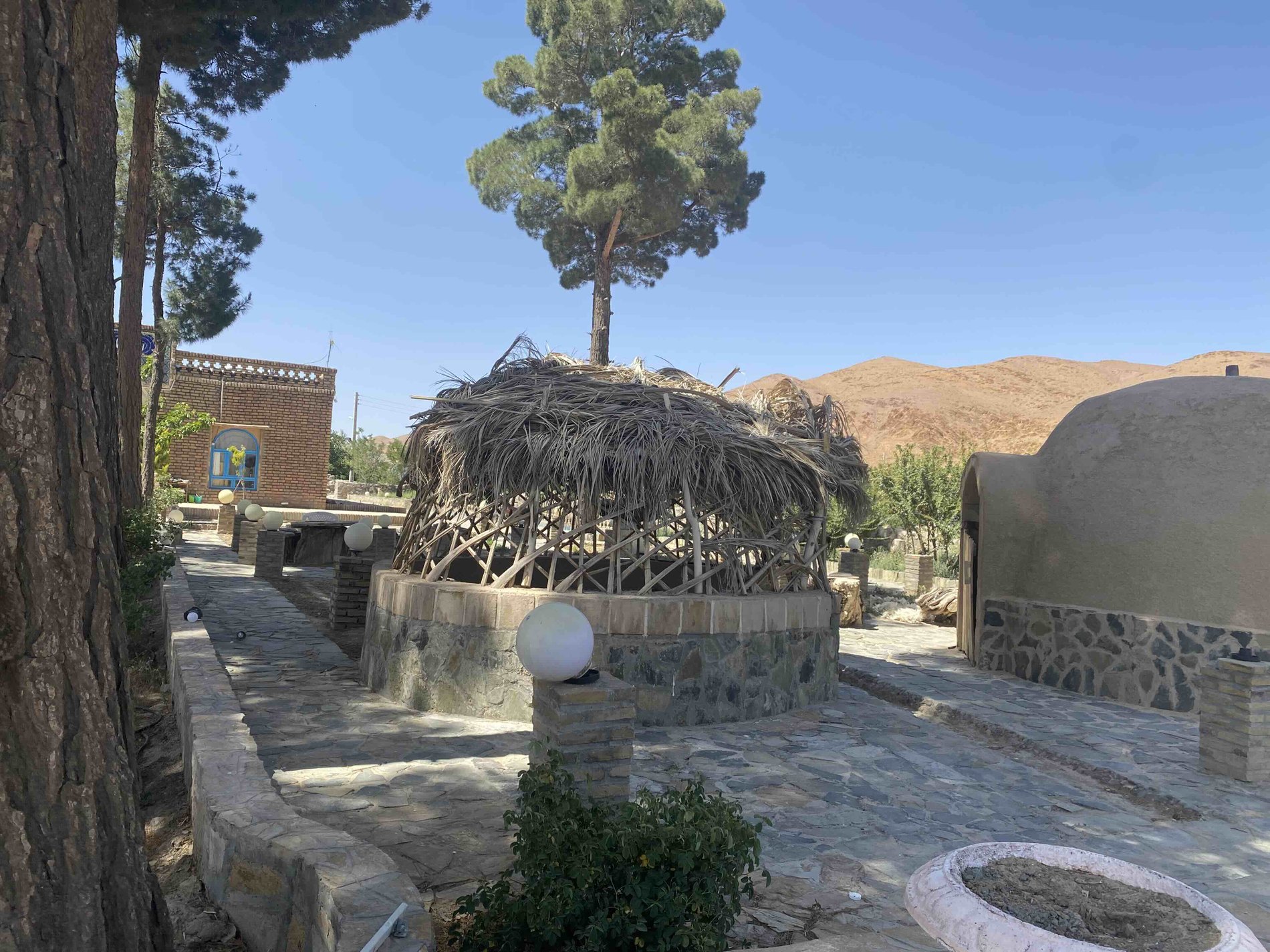 بومگردی فلت خوشینه اتاق دو