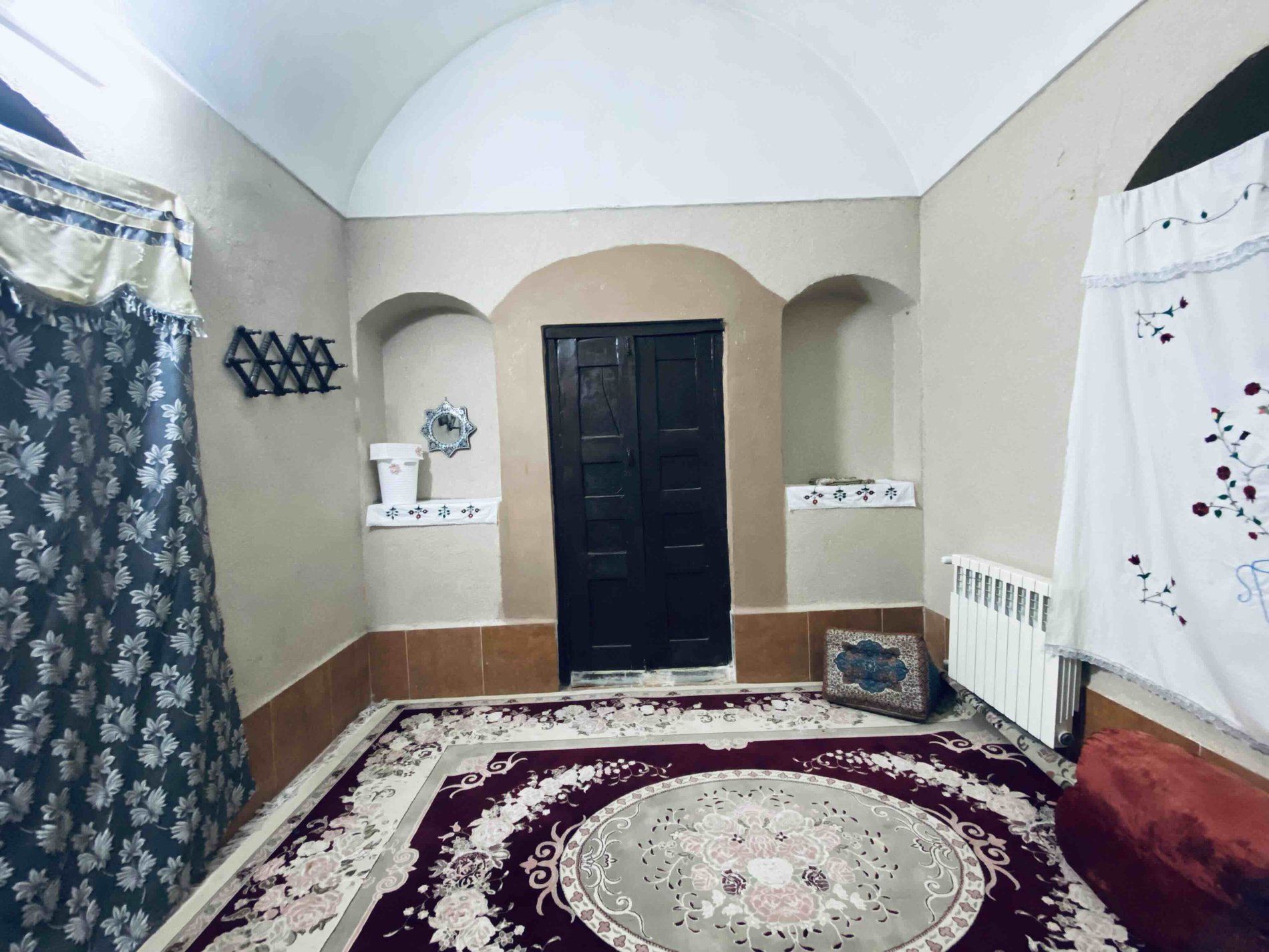 بومگردی فلت خوشینه اتاق یک