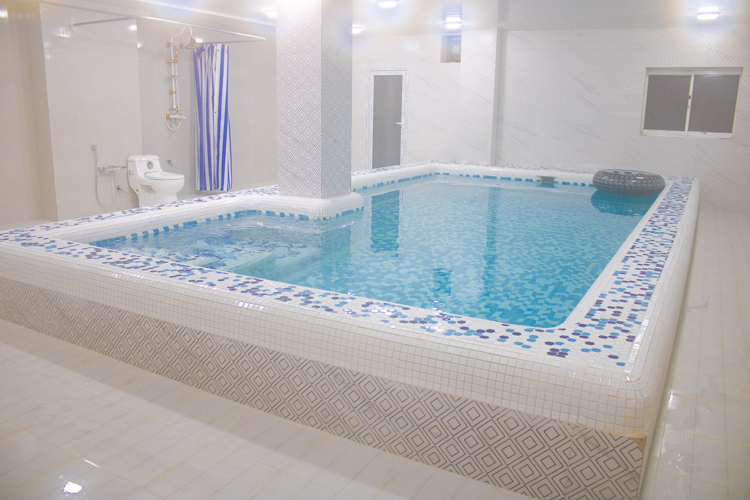 ویلا دوخوابه استخردار آبگرم مهدیس 1