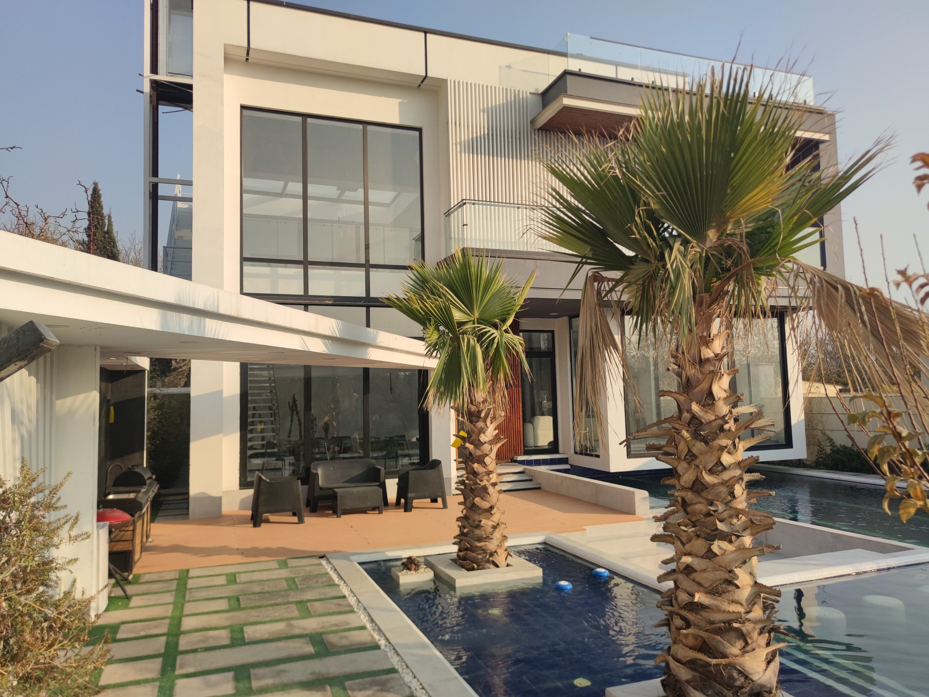 سه خوابه استخردار آبگرم ارم 1