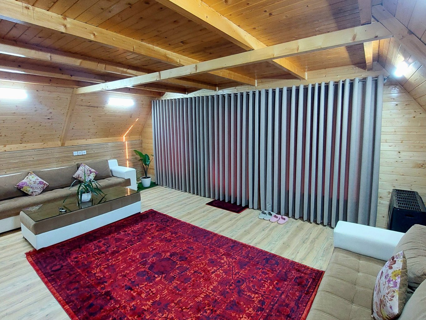 کلبه یک خوابه دوبلکس سوئیسی آیناز