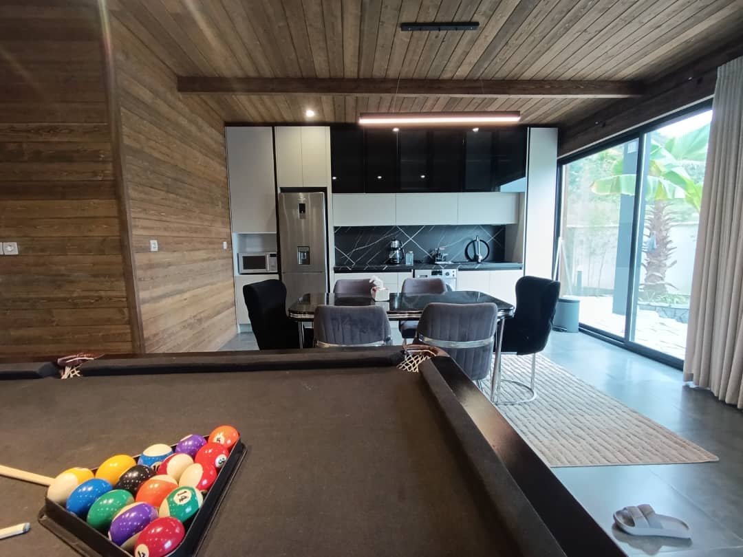 کلبه دوخوابه چوبی استخردار آبگرم دنیز