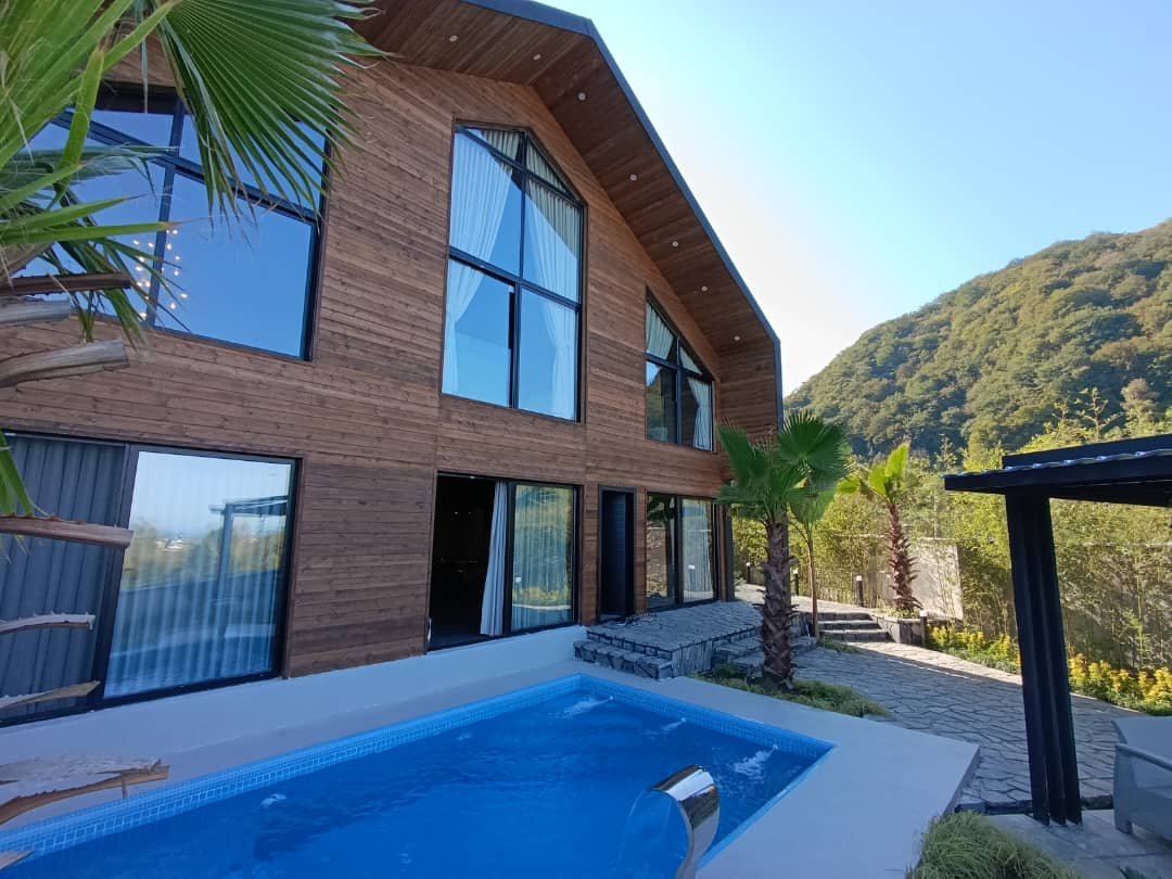 کلبه دوخوابه چوبی استخردار آبگرم دنیز