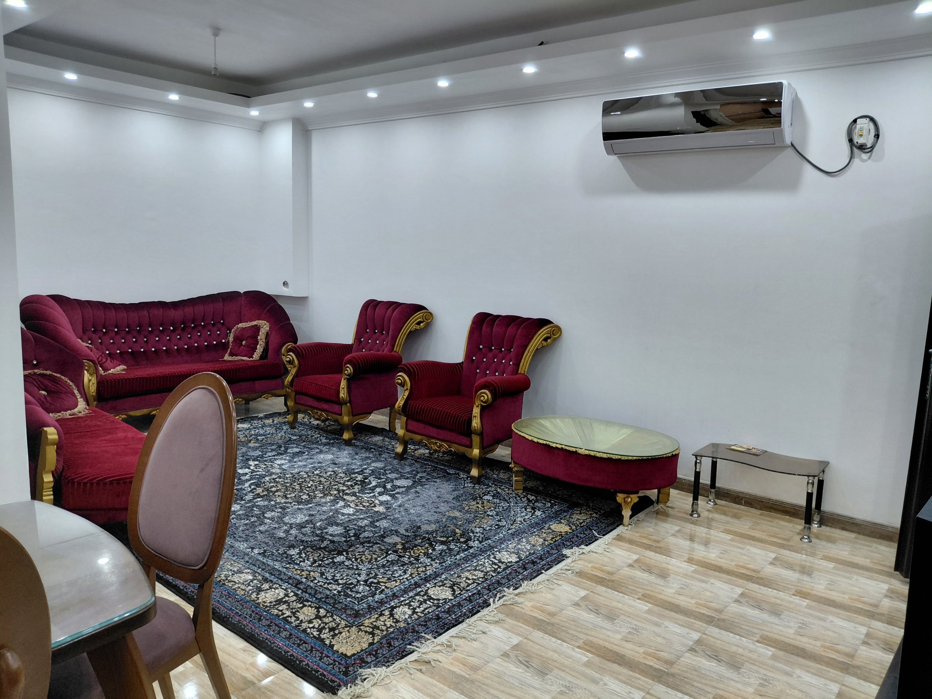آپارتمان دوخوابه غریبی 2
