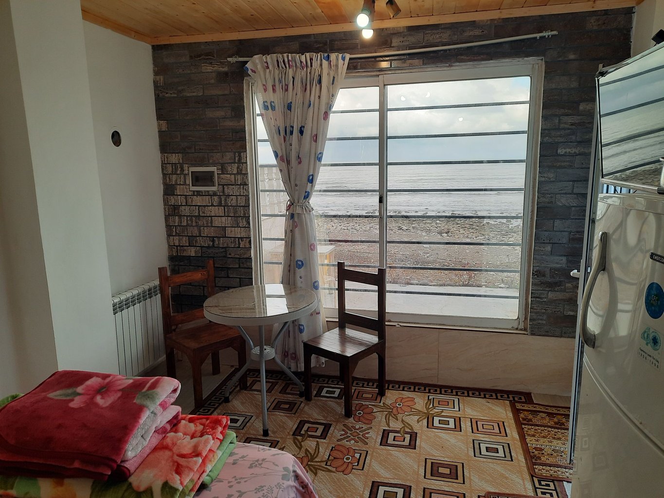 یک خوابه چوبی ساحلی امید 