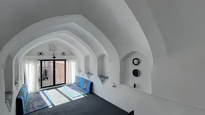 اقامتگاه سنتی خانه‌ی محیط - واحد دوبلکس فضای میان و فضای افزون