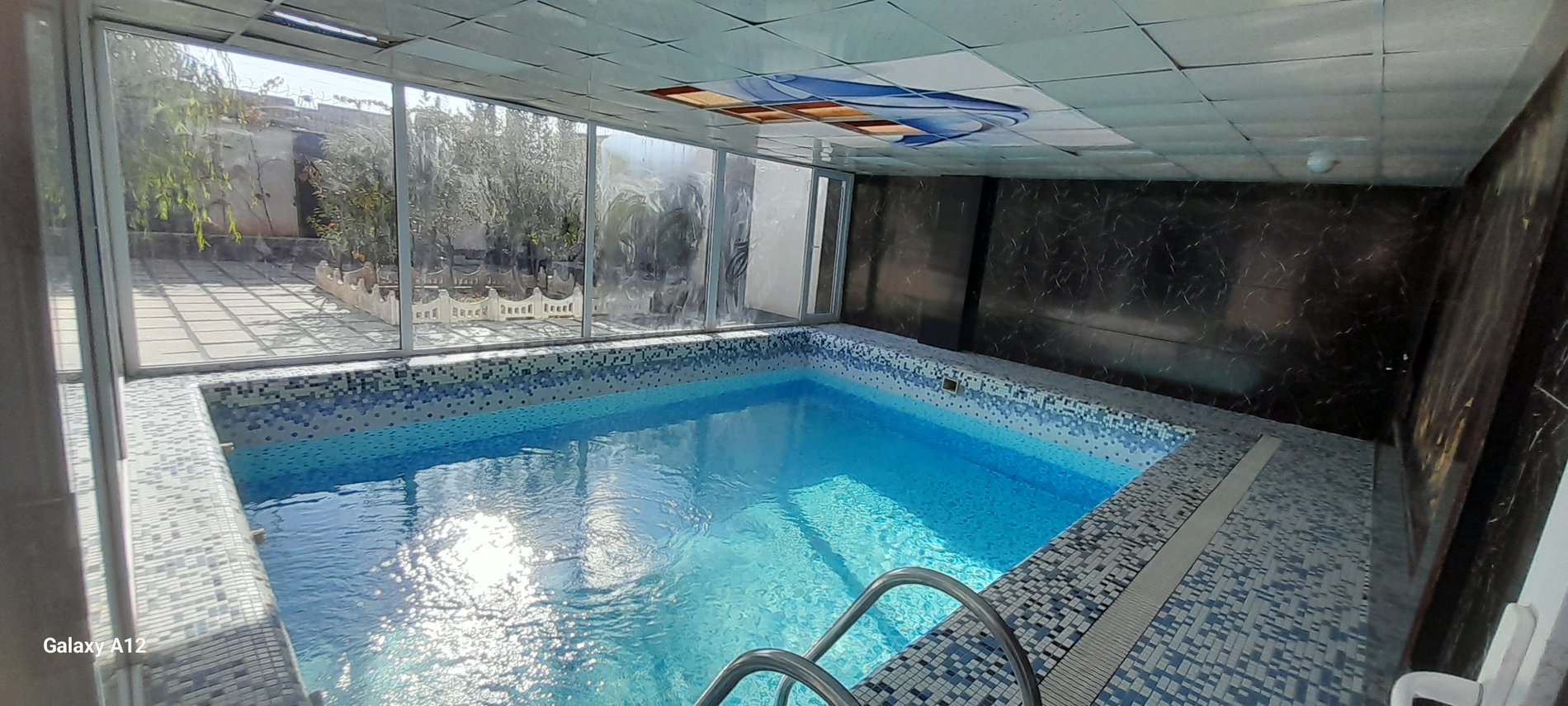 ویلا دوخوابه استخردار آبگرم کامرانیه 24