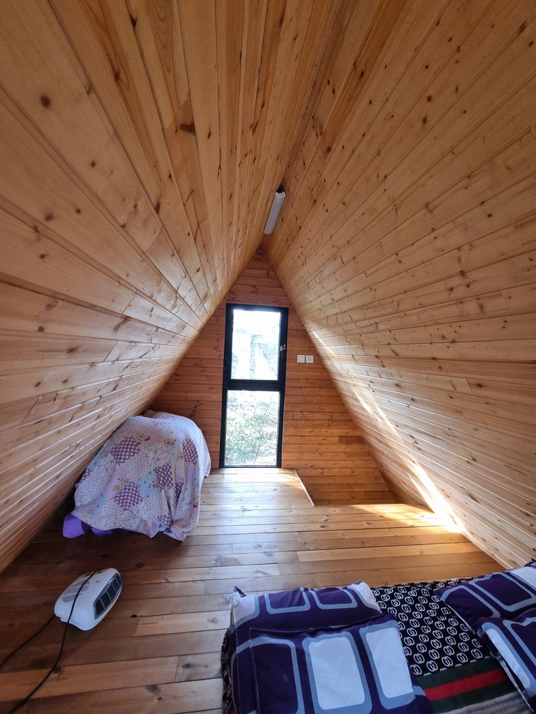 کلبه یک خوابه دوبلکس سوئیسی کومال