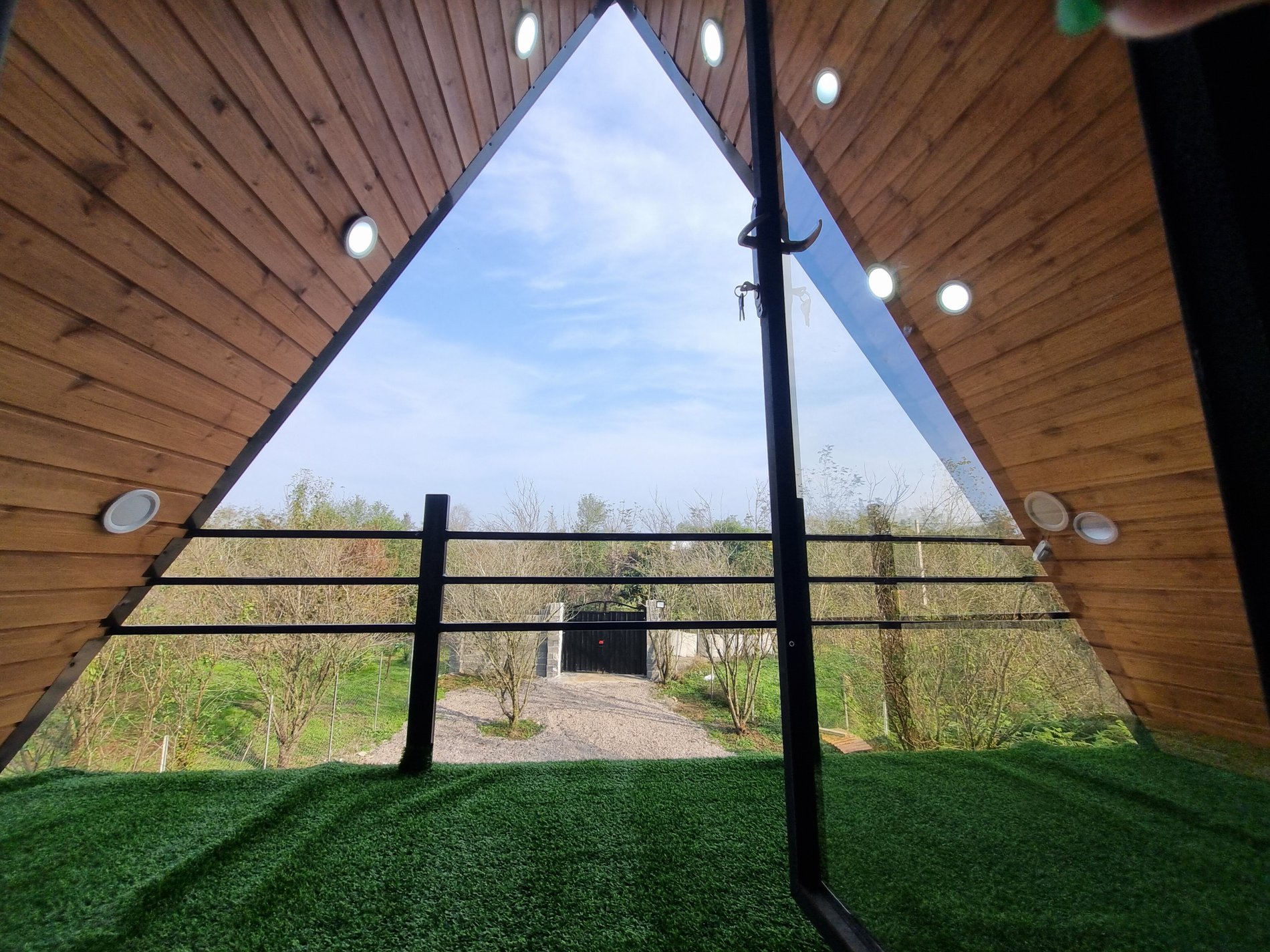 کلبه یک خوابه دوبلکس سوئیسی کومال