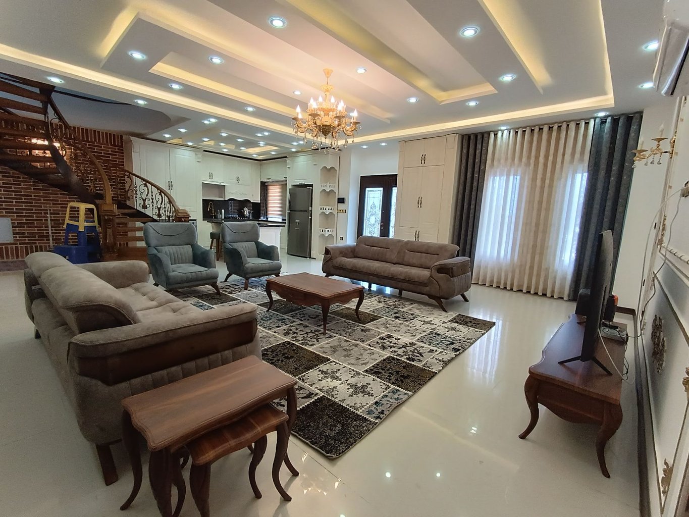 ویلا چهارخوابه ساحلی استخردار آبگرم توریسم 1