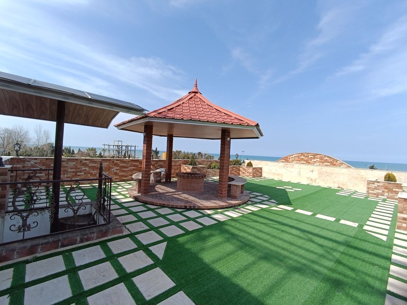 ویلا چهارخوابه ساحلی استخردار آبگرم توریسم 1