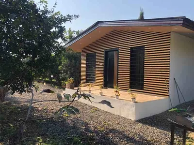 کلبه فلت جنگلی پرتقالی