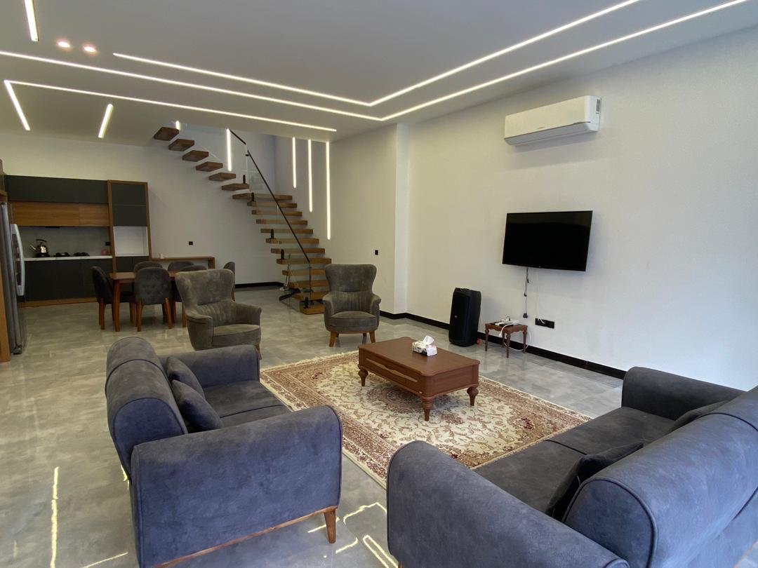 ویلا سه خواب تریپلکس استخردار آبگرم نارنج