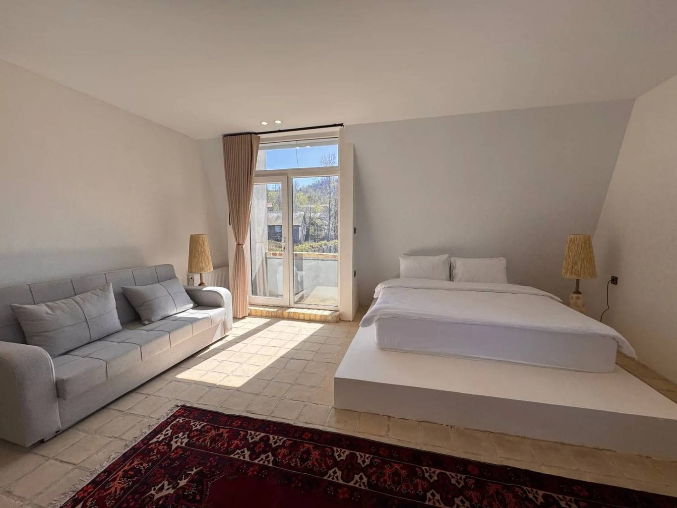 اقامتگاه سنتی سنتی چالشم - واحد 100 رویال