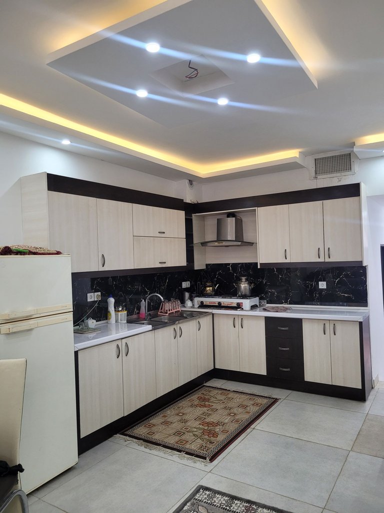 ویلا دوخوابه استخردار آبگرم کمیلی - آشپزخانه مجهز 