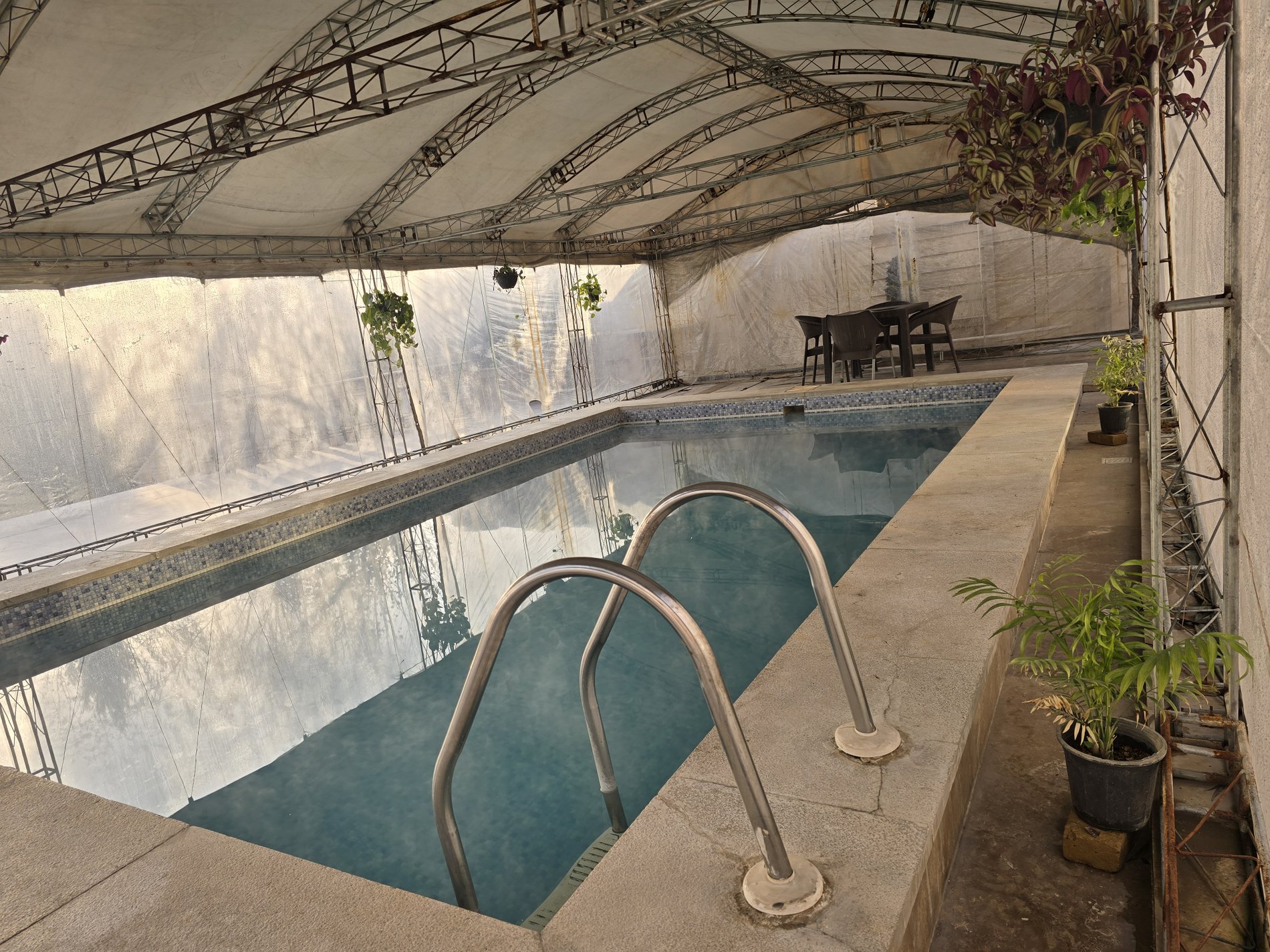 ویلا دوخوابه استخردار آبگرم گلها 6