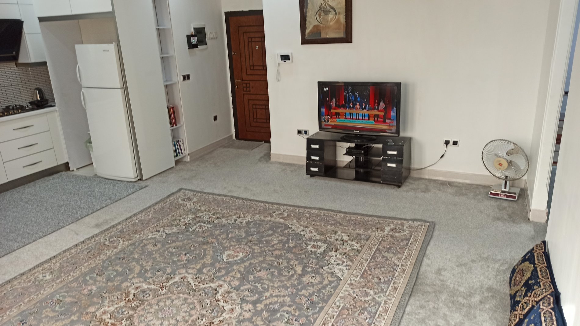 آپارتمان دوخوابه تک درحت