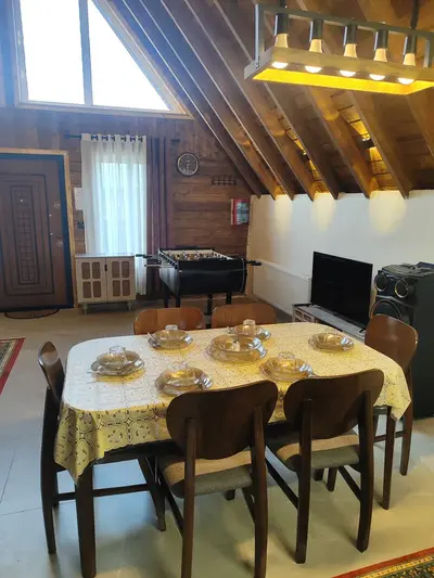 کلبه دوخوابه سوئیسی استخردار آبگرم لپاسر