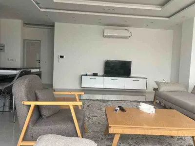 آپارتمان دوخوابه گلشهر 8