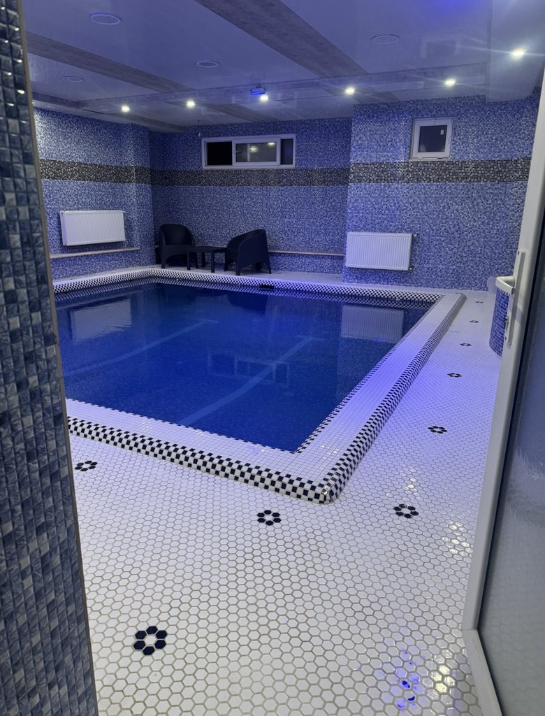 ویلا چهارخوابه استخردار آبگرم مهراس