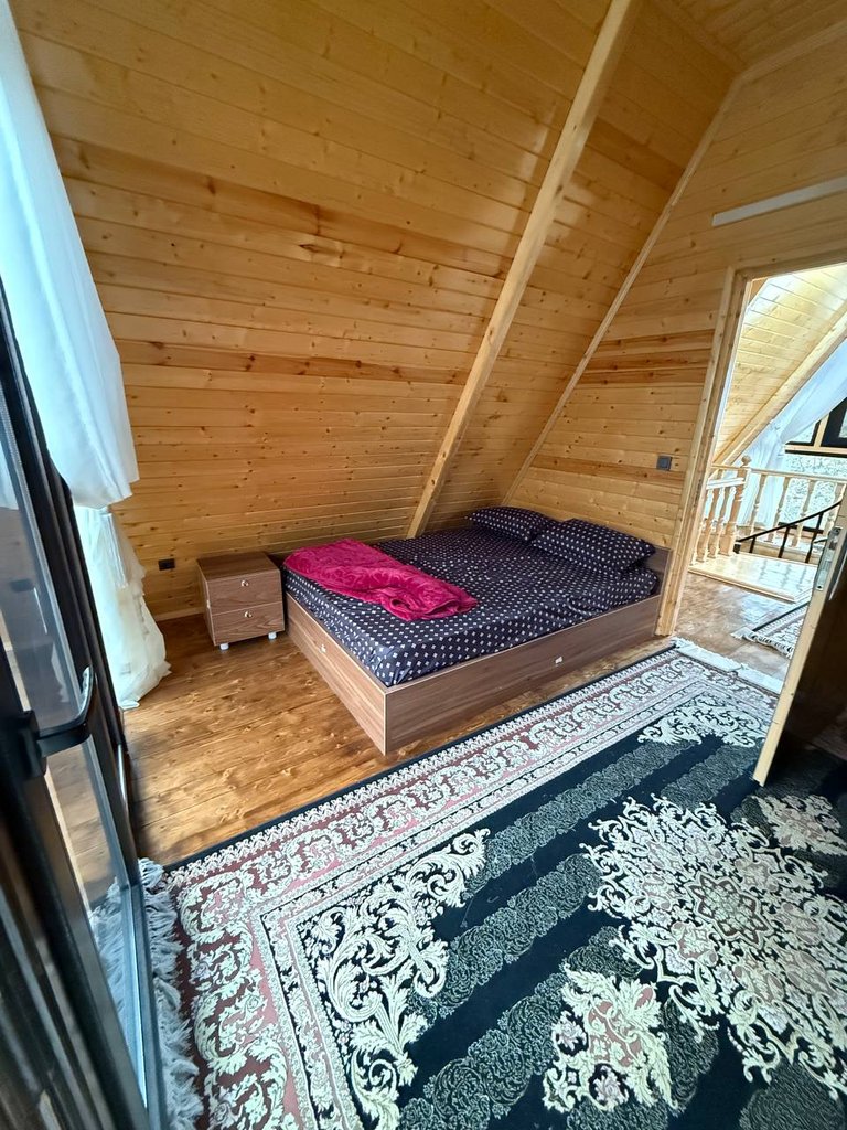 کلبه دوخوابه سوئیسی چهره