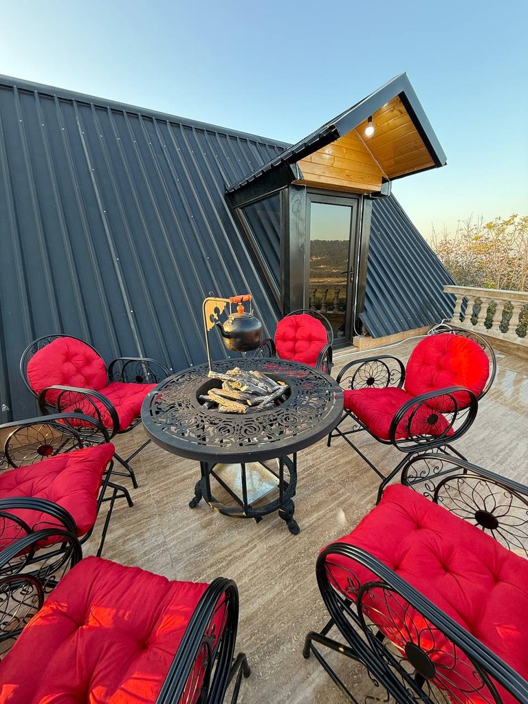 کلبه دوخوابه سوئیسی چهره