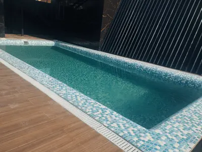 کلبه دوخوابه سوئیسی استخردار آبگرم رایا 1