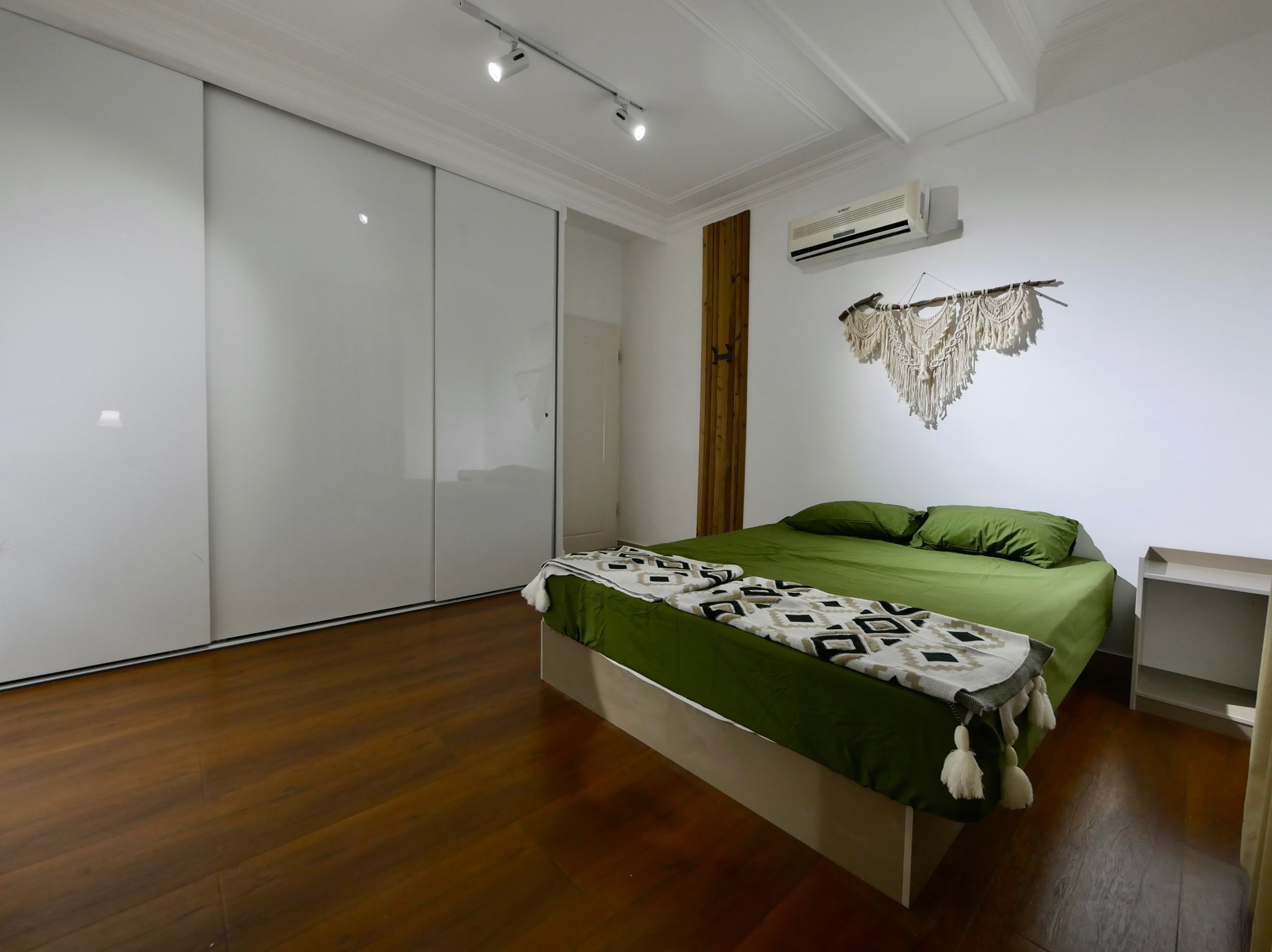 آپارتمان دوخوابه هِنگُو