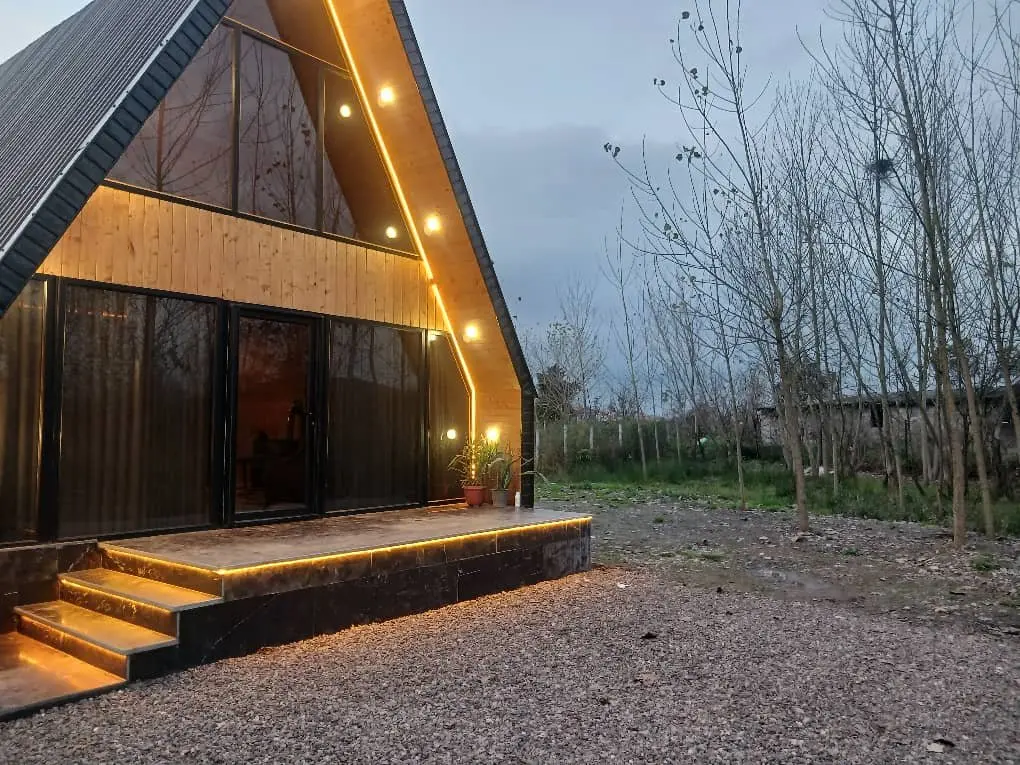 کلبه سوئیسی صنوبر