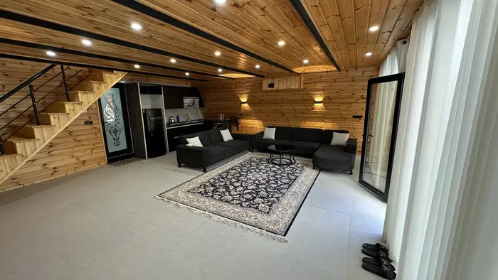 کلبه دوخوابه تریبلکس سوئیسی دلا