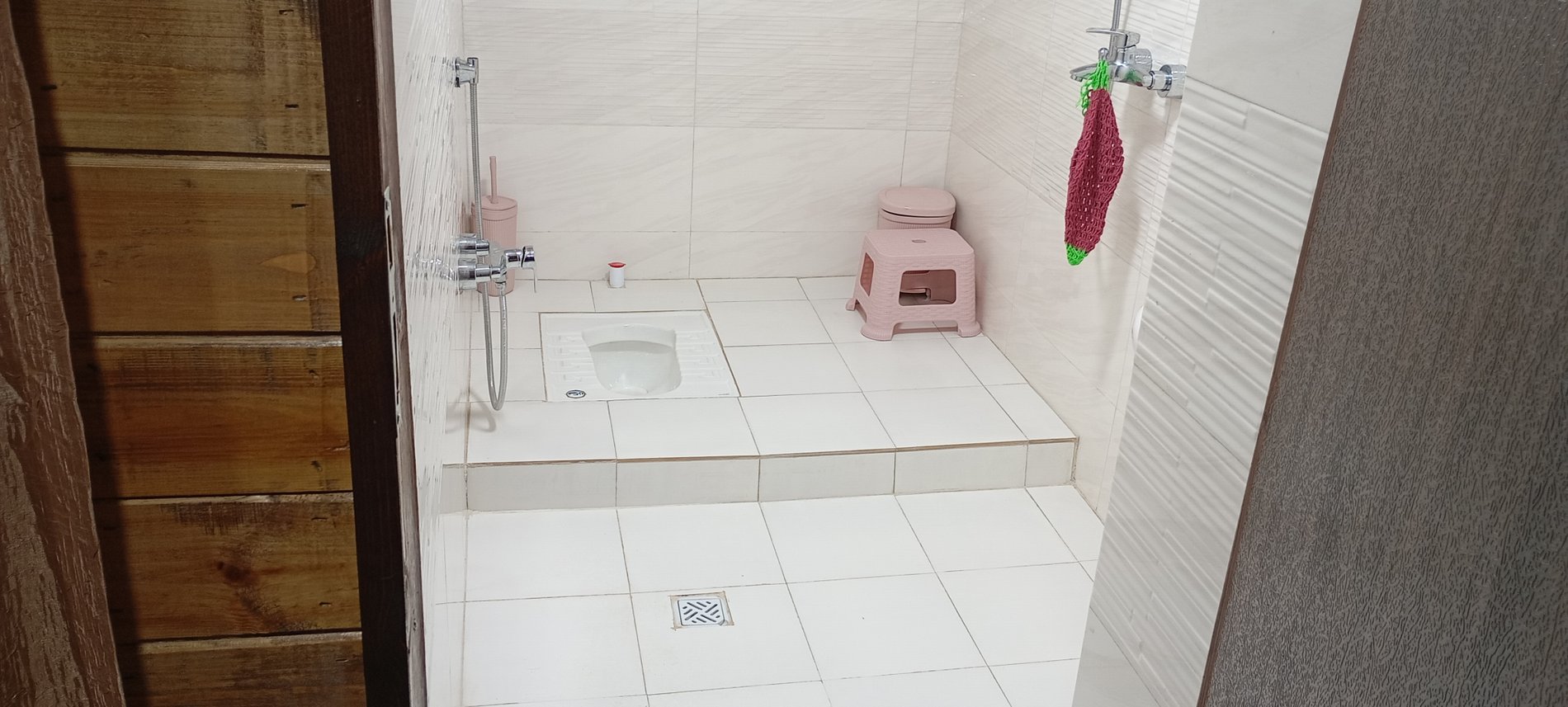 کلبه یک خوابه سوئیسی قلب جنگل