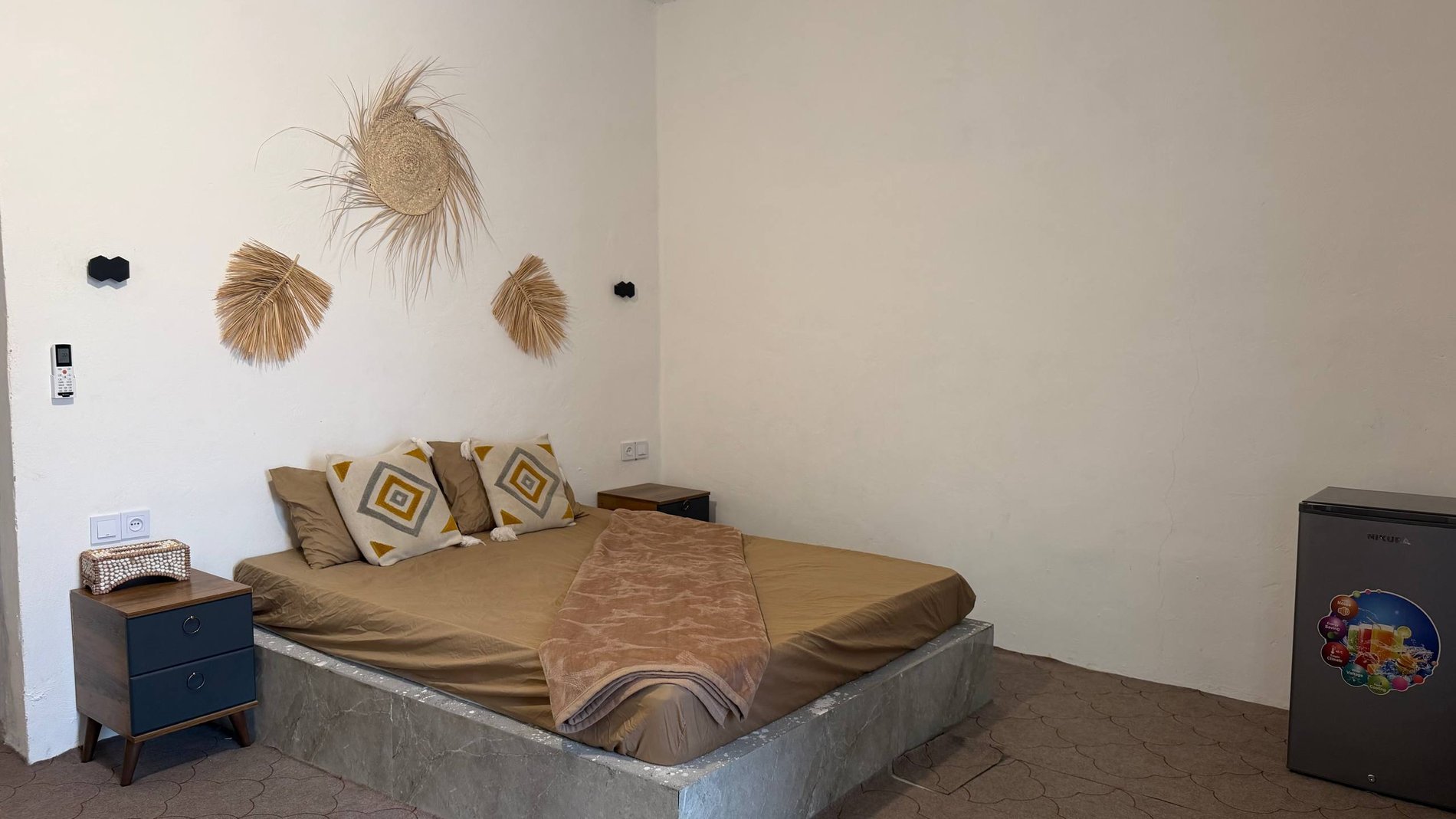 ویلا چهارخوابه استخردار بوم خالصی