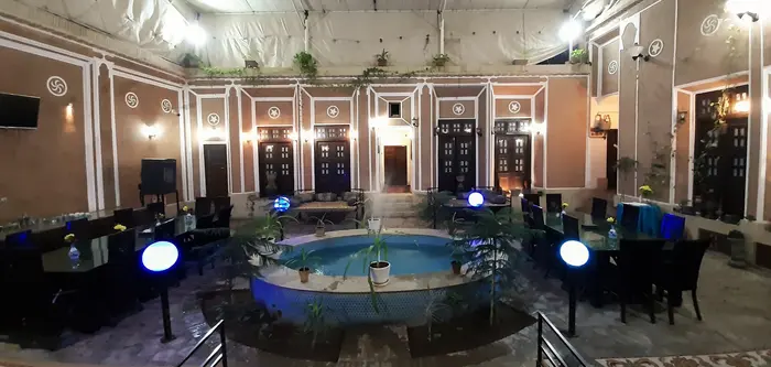 بوم گردی نقره یزد - اتاق102